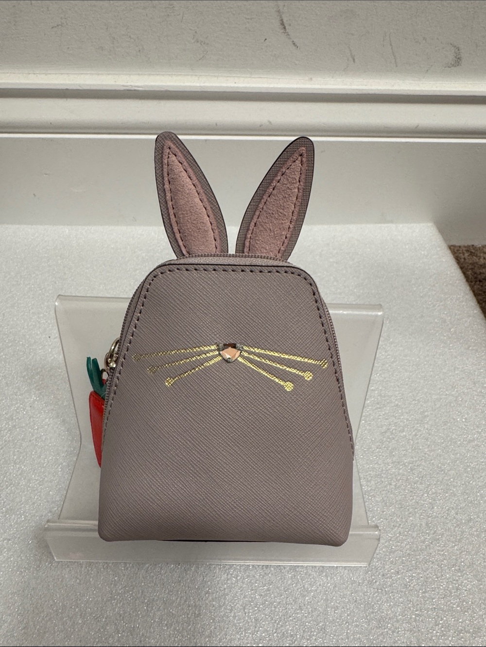 Kate Spade New York "Hop to It" rabbit coin purse - Picture 1 of 7